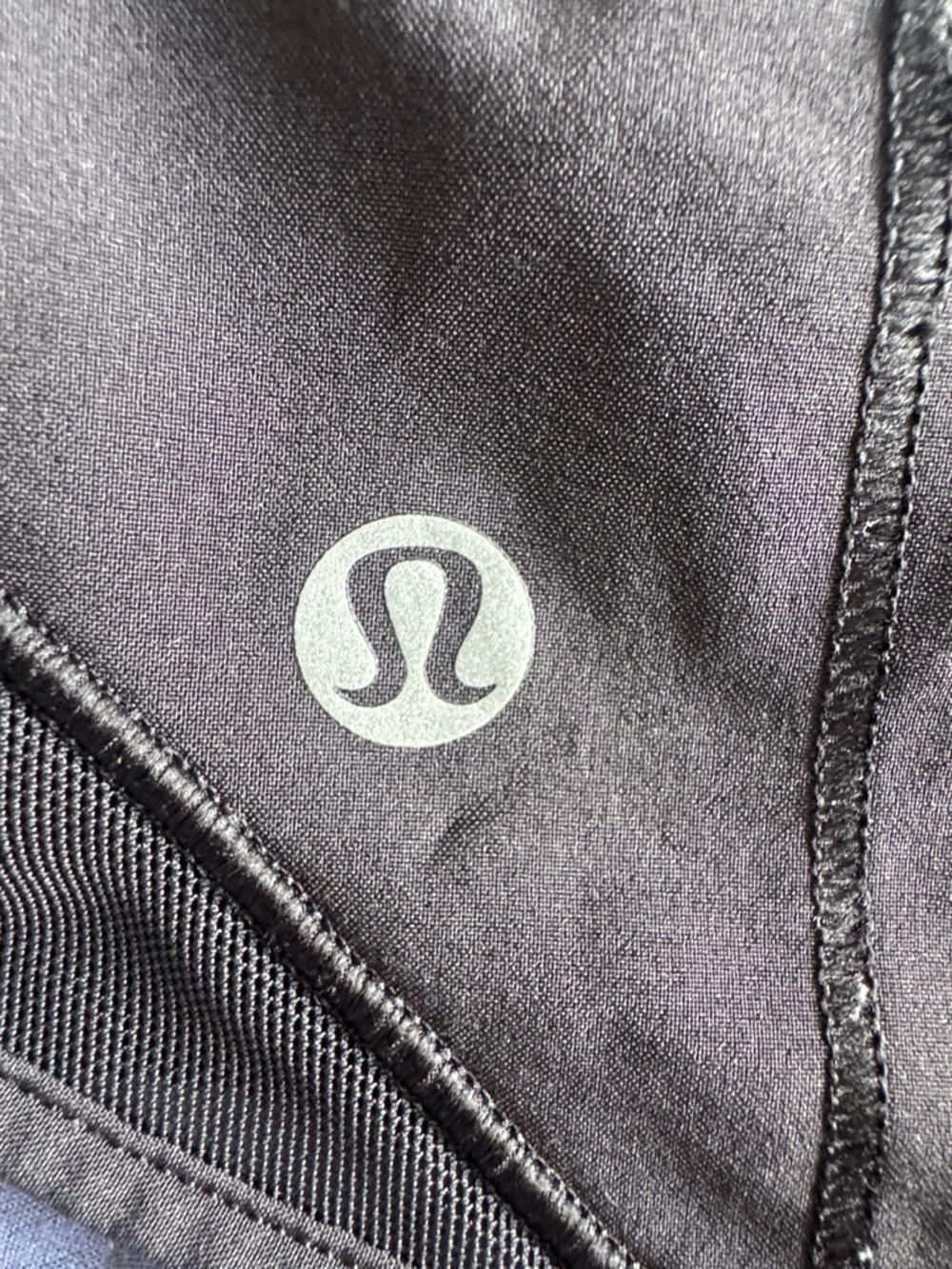 Lululemon Hottie Hot 2.5” - Size 6 Regular - Picture 8 of 8